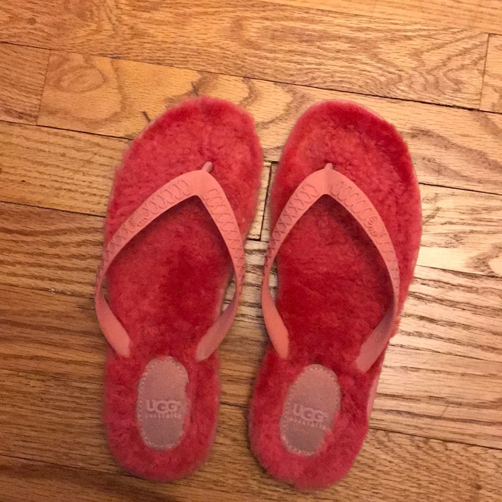 UGG fur flip flops